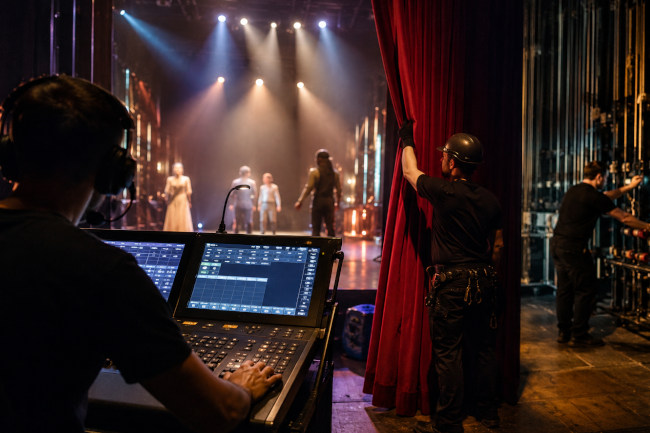 Les métiers de l&rsquo;ombre sans lesquels aucun spectacle ne pourrait exister